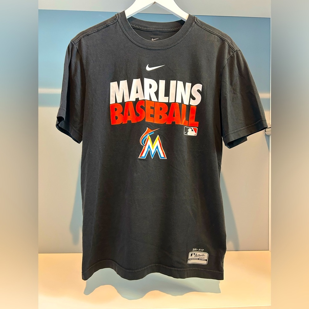 Miami Marlins Baseball T-Shirt. Nike. Sz medium. Great condition!